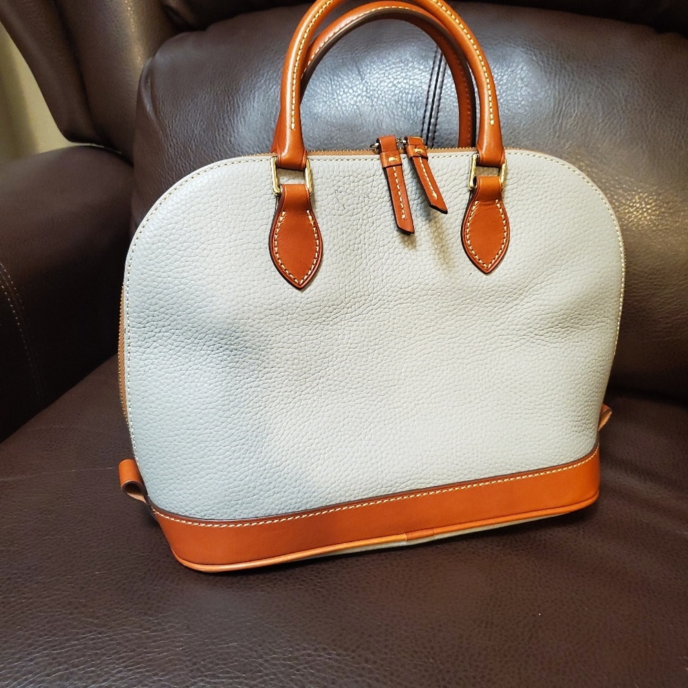 Handbag - Picture 2 of 4